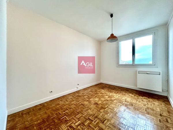 GRENOBLE - CHEMIN VILLEBOIS : APPARTEMENT T4 EN DERNIER ETAGE