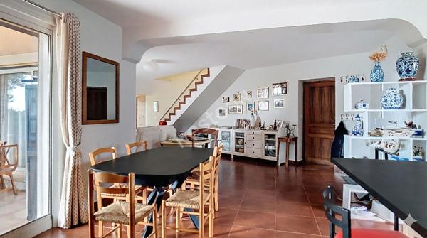 Villa Saint-Jean proche Forêt du Castillon 7 pièces 151 m² sur une parcelle de 572 m²
