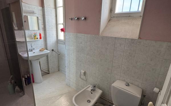 Maison à vendre    8 pièces •  Nogent-le-Rotrou