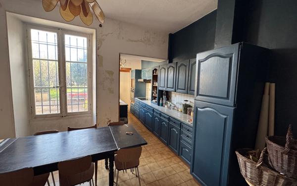 Maison à vendre    8 pièces •  Nogent-le-Rotrou