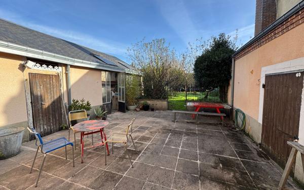 Maison à vendre    8 pièces •  Nogent-le-Rotrou