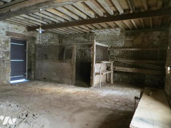 Aux portes de VIRE NORMANDIE, UNE PROPRIETE 