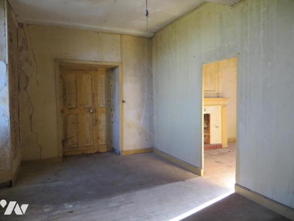 Aux portes de VIRE NORMANDIE, UNE PROPRIETE 