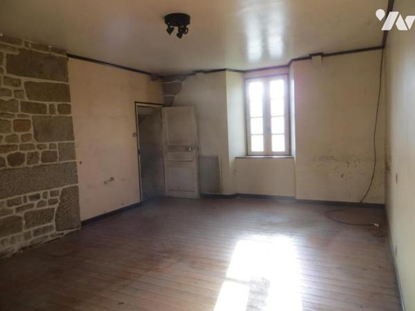 Aux portes de VIRE NORMANDIE, UNE PROPRIETE 