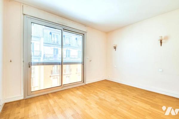 BOIS COLOMBES - QUARTIER GARE (15 MN ST LAZARE) - 3 PIECES. DERNIER ETAGE. BALCON.