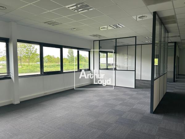 Bureaux à louer à Labège dans immeuble récent avec accès PMR et parkings