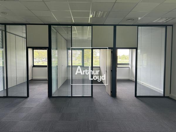 Bureaux à louer à Labège dans immeuble récent avec accès PMR et parkings