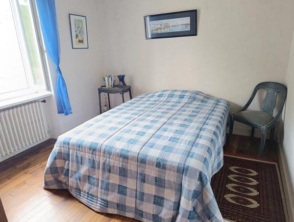 29970 Trégourez maison de bourg charmante avec 3  chambres , pas de vis à vis, joli jardin