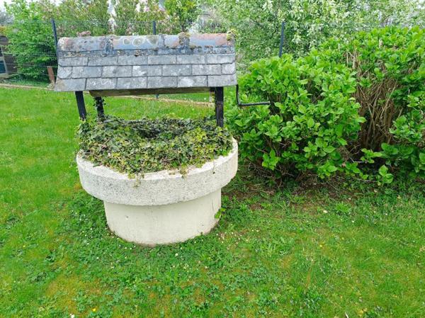 29970 Trégourez maison de bourg charmante avec 3  chambres , pas de vis à vis, joli jardin