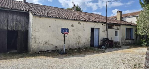 Ensemble immobilier 2 maisons, écurie, prairie