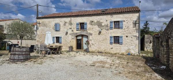 Ensemble immobilier 2 maisons, écurie, prairie