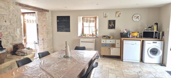 Ensemble immobilier 2 maisons, écurie, prairie