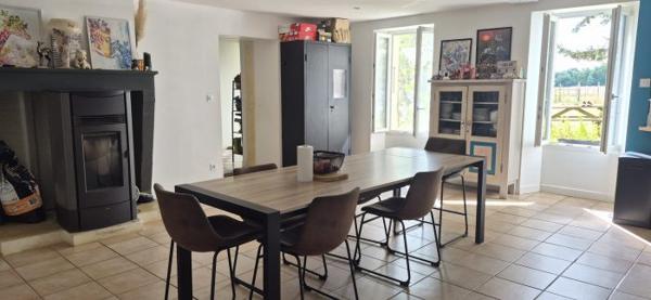 Ensemble immobilier 2 maisons, écurie, prairie