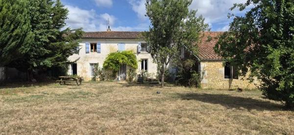 Ensemble immobilier 2 maisons, écurie, prairie
