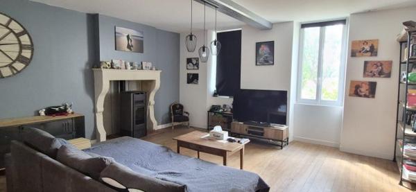 Ensemble immobilier 2 maisons, écurie, prairie