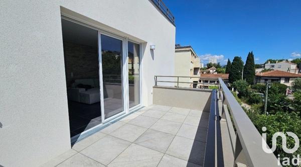 Appartement 3 pièces de 61 m² à Marseille (13011)