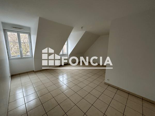 Location Appartement 3 pièces 61.2 m² - 2 PLACE DU MARCHE Dreux 28100