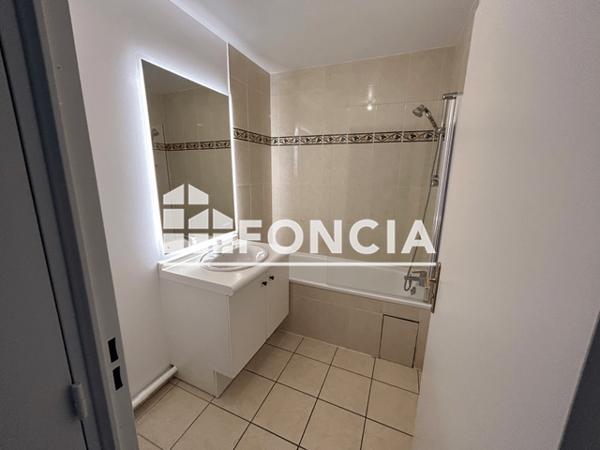 Location Appartement 3 pièces 61.2 m² - 2 PLACE DU MARCHE Dreux 28100