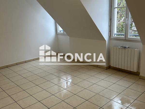 Location Appartement 3 pièces 61.2 m² - 2 PLACE DU MARCHE Dreux 28100