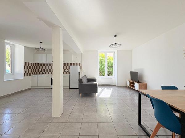 À LOUER SUPERBE APPARTEMENT MEUBLÉ AU COEUR DE COUSANCE (39) proche Lons-le-Saunier