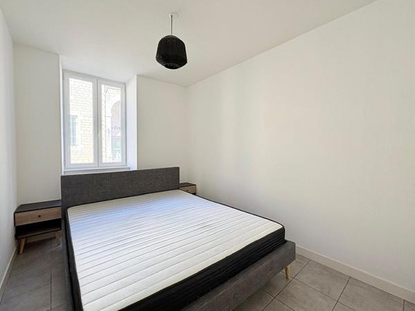 À LOUER SUPERBE APPARTEMENT MEUBLÉ AU COEUR DE COUSANCE (39) proche Lons-le-Saunier