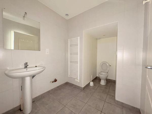 À LOUER SUPERBE APPARTEMENT MEUBLÉ AU COEUR DE COUSANCE (39) proche Lons-le-Saunier