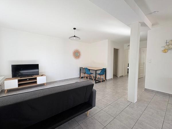 À LOUER SUPERBE APPARTEMENT MEUBLÉ AU COEUR DE COUSANCE (39) proche Lons-le-Saunier