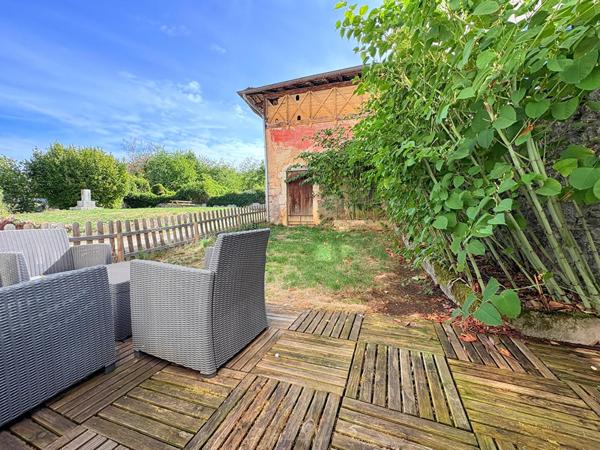 À LOUER SUPERBE APPARTEMENT MEUBLÉ AU COEUR DE COUSANCE (39) proche Lons-le-Saunier