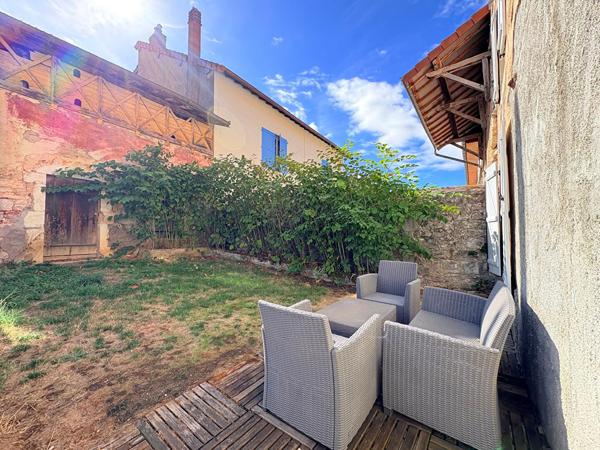 À LOUER SUPERBE APPARTEMENT MEUBLÉ AU COEUR DE COUSANCE (39) proche Lons-le-Saunier