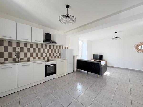 À LOUER SUPERBE APPARTEMENT MEUBLÉ AU COEUR DE COUSANCE (39) proche Lons-le-Saunier