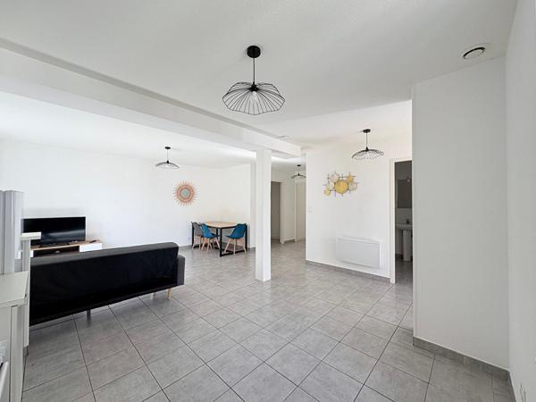 À LOUER SUPERBE APPARTEMENT MEUBLÉ AU COEUR DE COUSANCE (39) proche Lons-le-Saunier