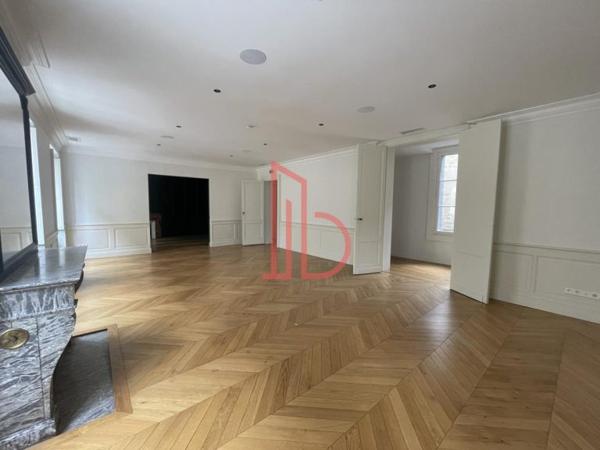 Bureau de 187 m² à louer à Bordeaux Jardin Public Quinconces
