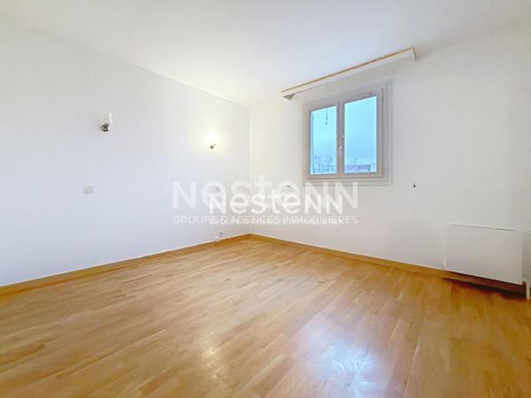 Maison Montigny Le Bretonneux 5 pièce(s) 107M², 3 chambres + sous-sol total, garage.