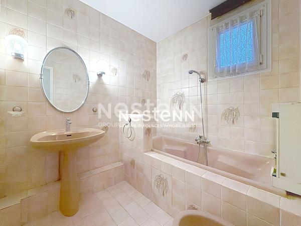 Maison Montigny Le Bretonneux 5 pièce(s) 107M², 3 chambres + sous-sol total, garage.