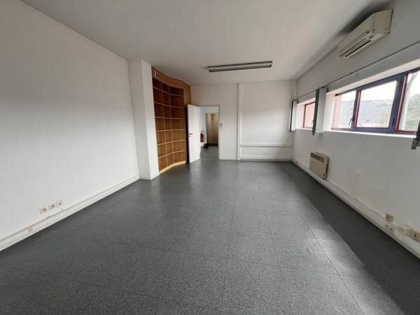 SAINT-AVERTIN LES GRANGES GALAND BUREAUX A LOUER DE 71 M² ET 1 PARKING