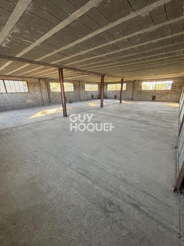 Parking / box Vennecy 147 m2