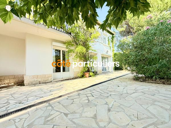 Vente Maison185 m² - 7 Pièces - CALVISSON (30420)