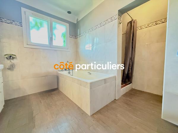 Vente Maison185 m² - 7 Pièces - CALVISSON (30420)