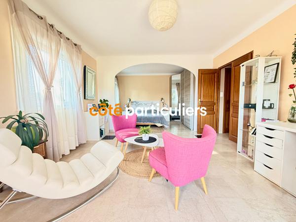 Vente Maison185 m² - 7 Pièces - CALVISSON (30420)