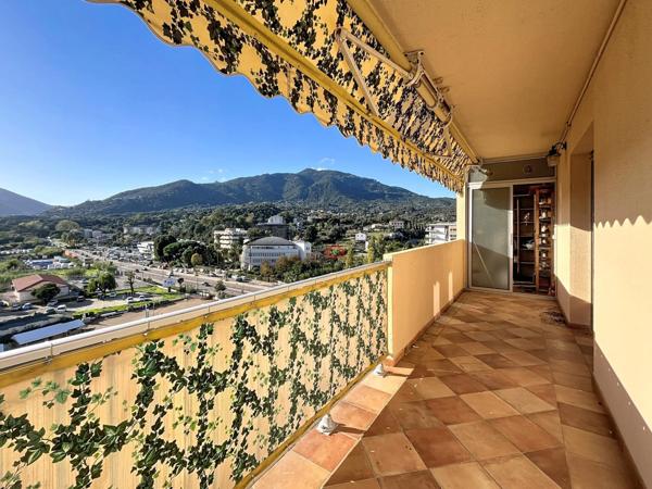 Appartement T3 Ajaccio, étage élevé et vue dégagée