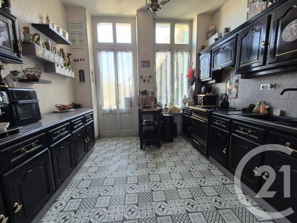 Maison à vendre  8 pièces - 200 m 2   BAGNOLES DE L ORNE NORMANDIE  - 61