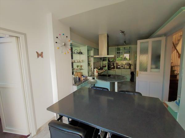 Maison 10 pièces 240 m2