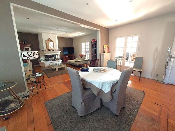 Maison 10 pièces 240 m2