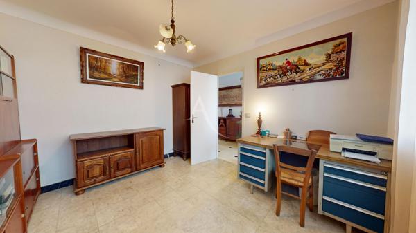 BONDY, Maison spacieuse avec garage atelier, jardin et fort potentiel- Quartier Coquetiers