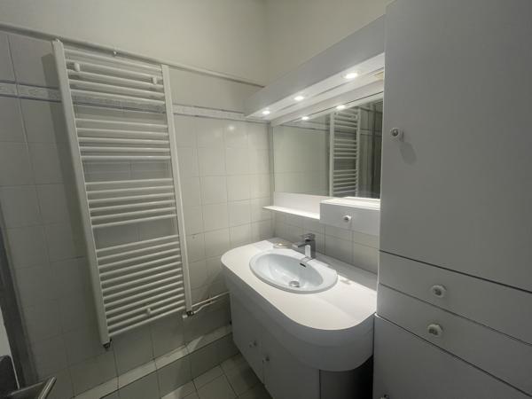 LOCATION 69008 LYON - CHAMBRE A LOUER DANS T4 MEUBLÉ DANS RESIDENCE SÉCURISÉ - PROCHE METRO D ET TRAMWAY T6