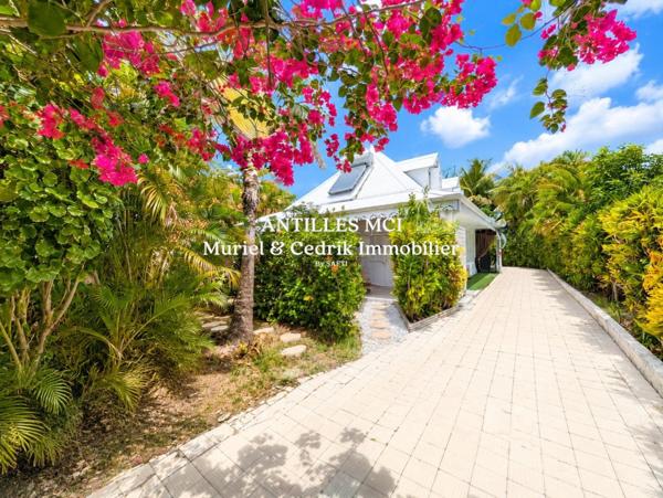 Une maison, plusieurs possibilités à Sainte-Anne