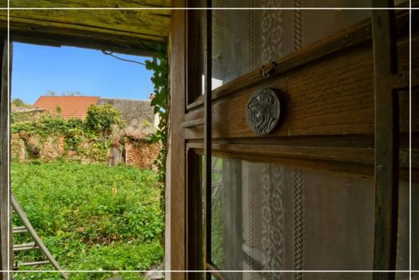 Authentique maison en pierres 180 m² - Investisseurs ou amoureux de rénovation - LIGNEROLLES (36)