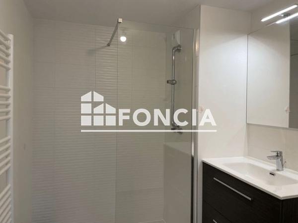 Location Appartement 2 pièces 45.5 m² - 52 RUE DE L'ISERAN Chambery 73000