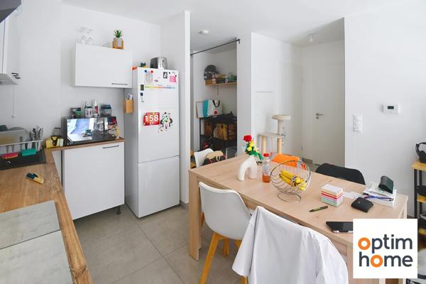 APPARTEMENT PLAIN PIED 50M2 ENVIRON - TERRASSE - PLACE DE PARKING PRIVATIVE - VENDU MEUBLE