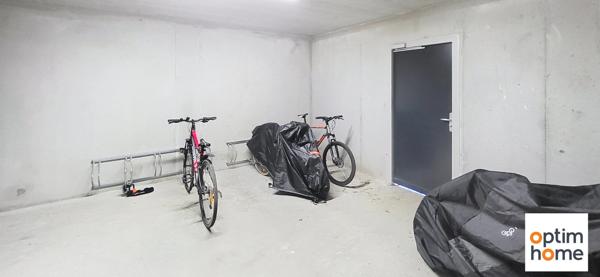 APPARTEMENT PLAIN PIED 50M2 ENVIRON - TERRASSE - PLACE DE PARKING PRIVATIVE - VENDU MEUBLE